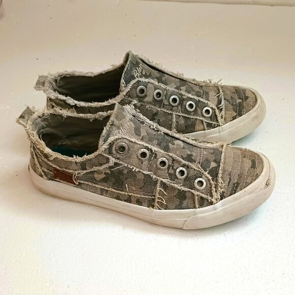 Blowfish Babalu Gray Camo Sneaker 8 Distressed Canvas Slip On Shoes - Picture 2 of 7